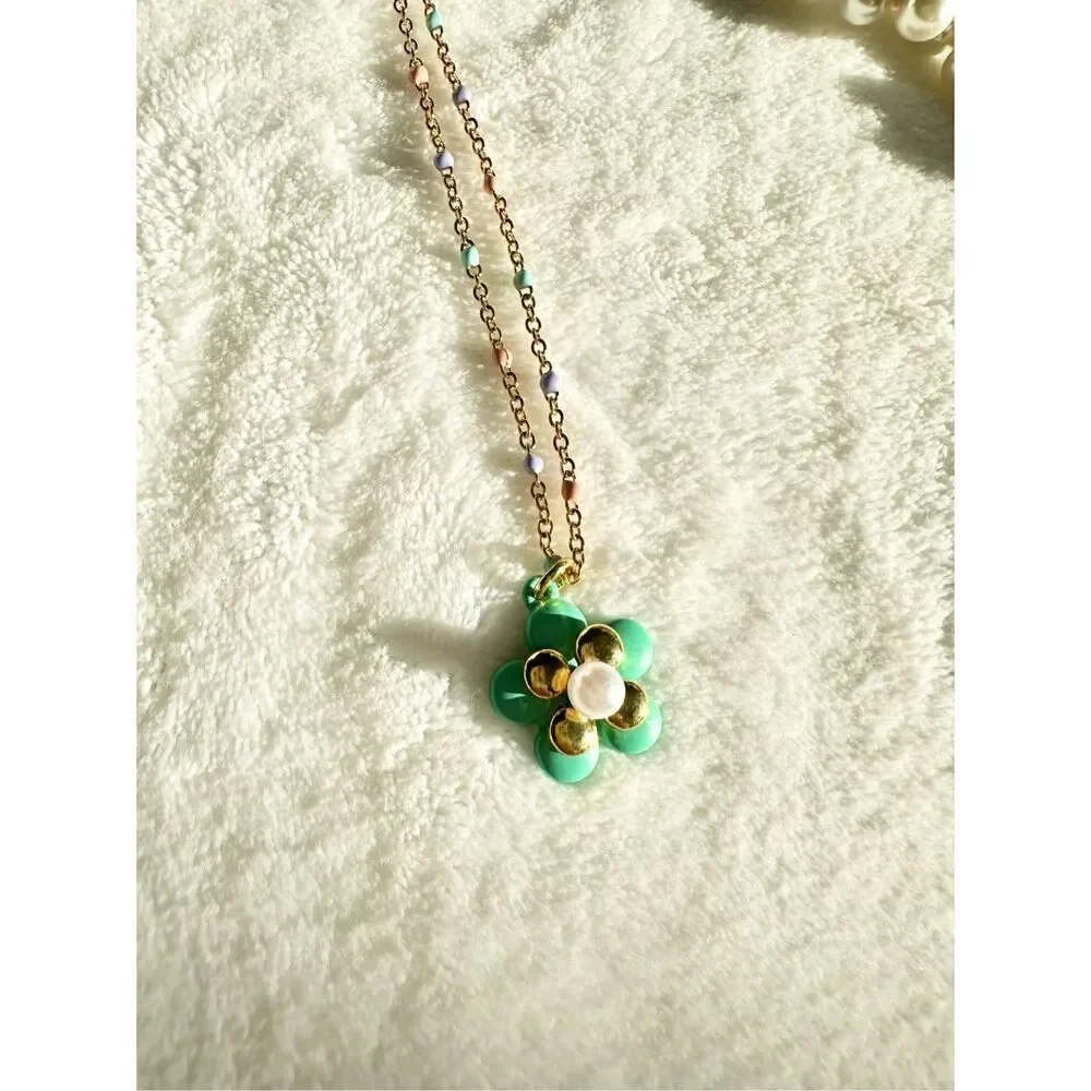 Mint green and gold town flower pendant necklace with faux pearl ￼￼